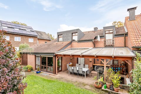 Familyhouse - quite House with garden near Cologne