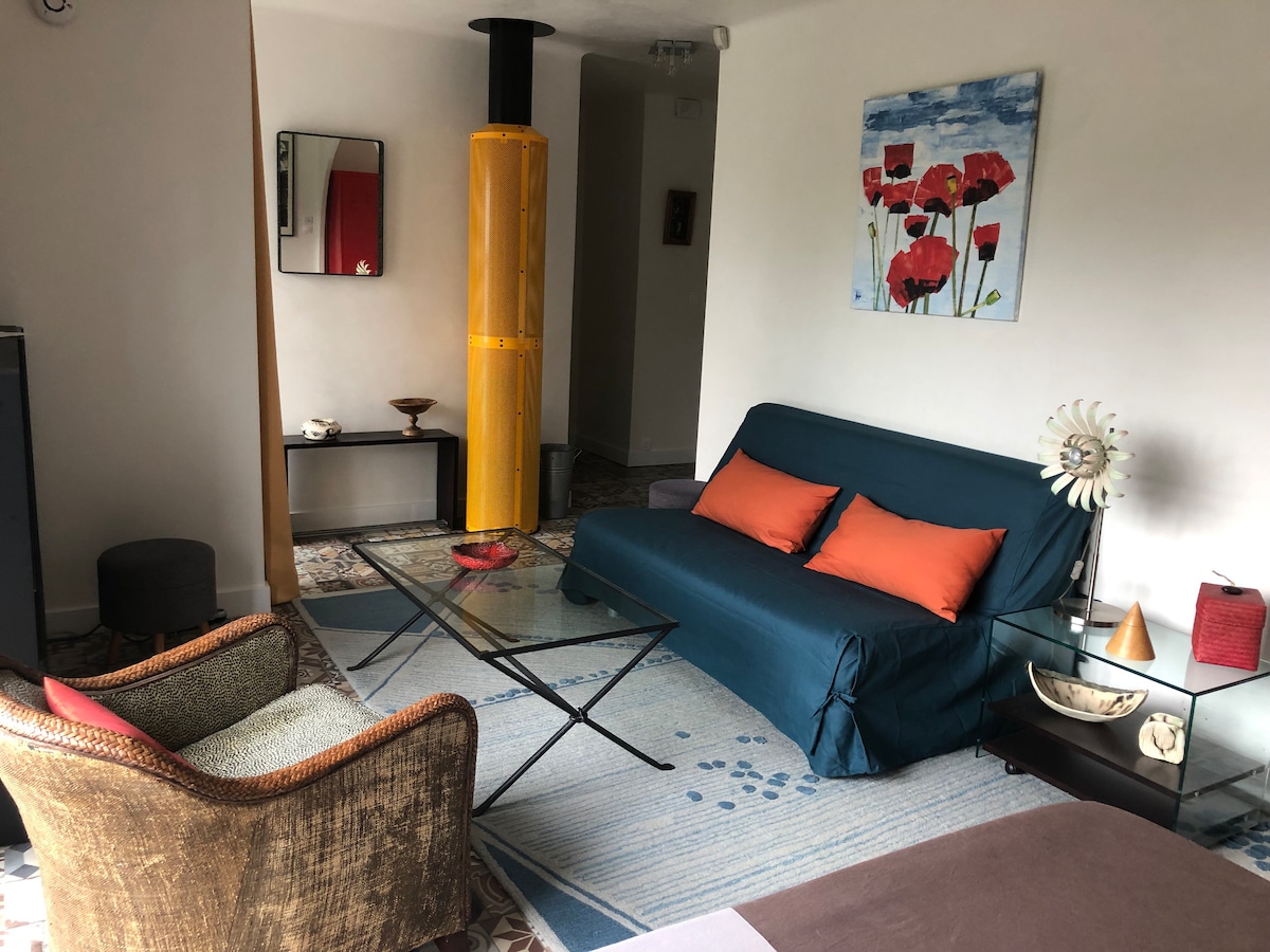 Top performing Airbnb: Spinosian stopover around the Voie Bleue. in Diocèse De Belley Ars