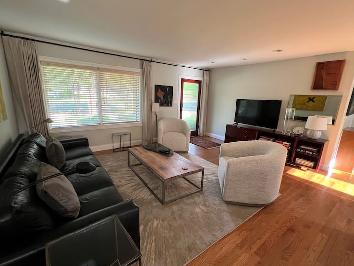 Urban Mid-century Modern - Murfreesboro, TN