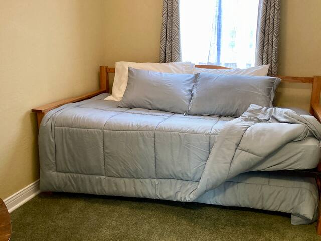 Avalon Home Close to Beach gallery image 5