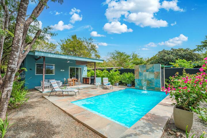 2BR - 2BTH Beach House w/ Pool