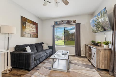 Popular Airbnb listing: No Airbnb Fees! 2 Bdrm + Pool + Gym + Desk in Maryvale
