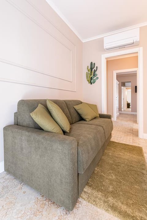 Top performing Airbnb: Modern Luxury Oasis with SPA, Pool & Jacuzzi in Civitanova Marche