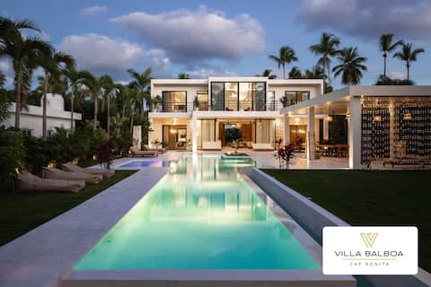 Stunning Villa Balboa 18 Guests - Beach VIP Access