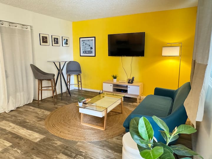 1 Parking Included! Cozy Renovated 1br In Waikiki! - Honolulu