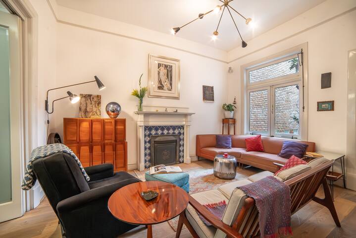 Casa Chapulín-Mexican Eclectic Home in Roma Norte gallery image 2