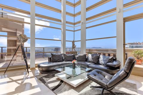 Propiedad de Airbnb exitosa: Penthouse Duplex with whole City and Sea Views! en Diagonal Mar I El Front Marítim Del Poblenou