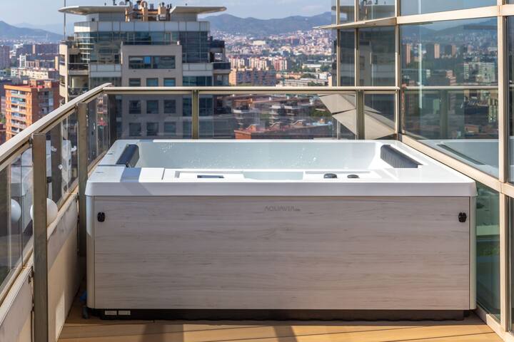 Penthouse Duplex with whole City and Sea Views! gallery image 4