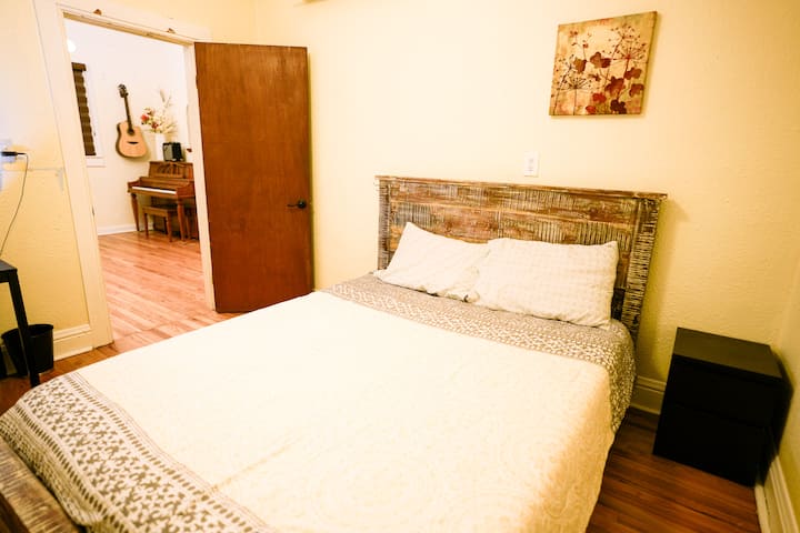 საძინებელი 2