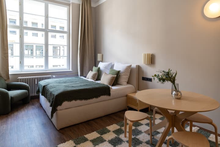 Comfy Curt For 4 - Berlin
