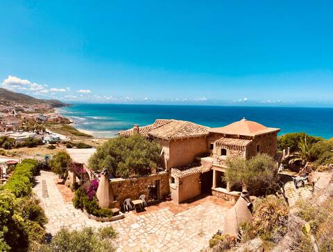 Beachfront villa with infinity pool - TirNanOg