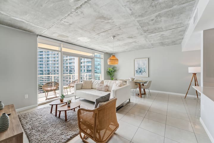 Cozy 2 Bedrooms, 2 Bath W/parking In Midtown Miami - Miami