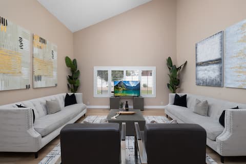 Designer Home | Close to Beach | For Families