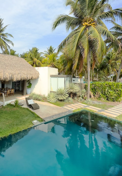 Azure Beach House -Costa Azul-Beachfront Sonsonate