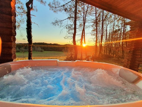 Beautiful log cabin with hot tub 2