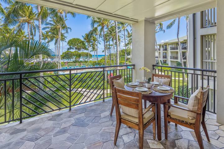 Beachfront Paradise~ Ocean Views & 5 Star Reviews! gallery image 5