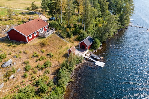 Secluded, lakeside, private jetty. Peace and quiet