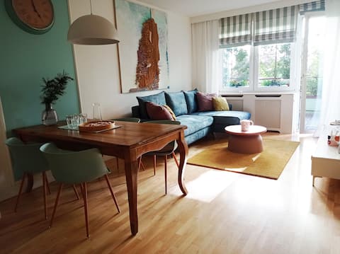 Top performing Airbnb: Apartment with a green terrace, garage, and air conditioning in Mokotów