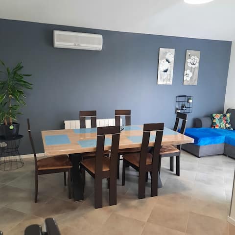 Popular Airbnb listing: 5-person gîte 10 minutes from the Zoo. in Noyers Sur Cher