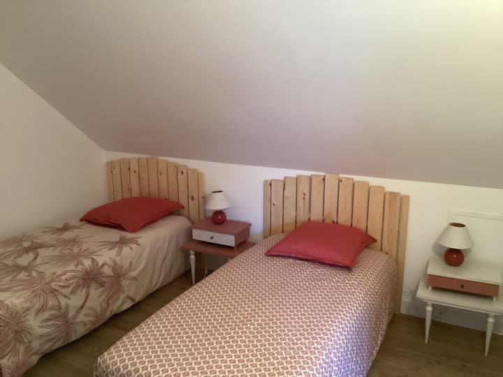 Otvoreni prostor za spavanje s 2 kreveta 90/190 