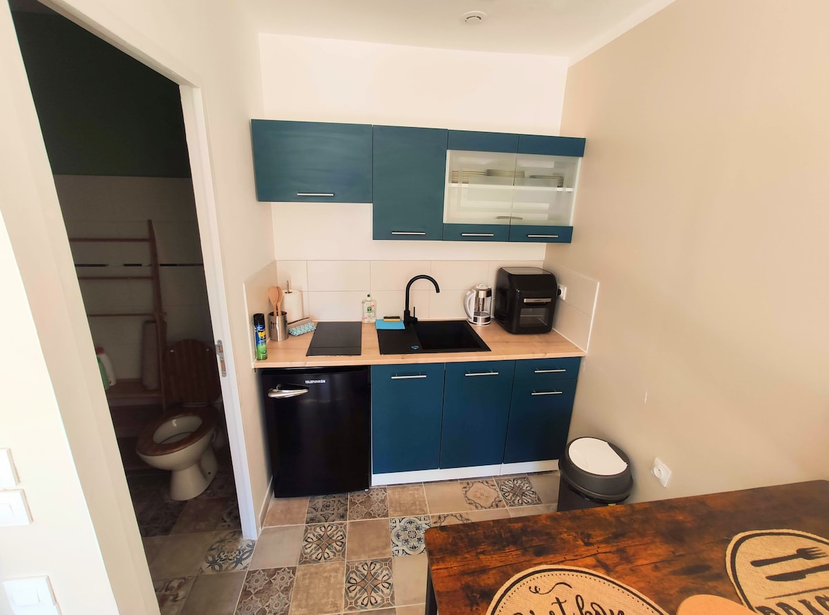 Top Airbnb: Studio & Terrasse "Jasmin" in Lunel