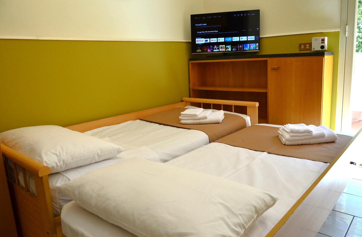 Airbnb con migliori performance: A few meters from the sea, central + parking space a Giardini Naxos