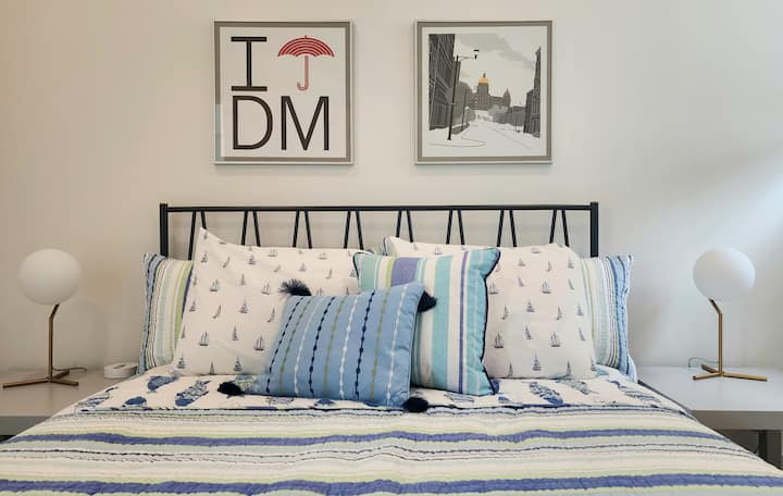 Este dormitorio se encuentra en la planta baja de la casa,  junto al vestíbulo/solárium. Comparte un baño con el dormitorio 4