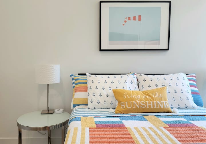 Este dormitorio se encuentra en la planta baja de la casa,  junto al vestíbulo/solárium.