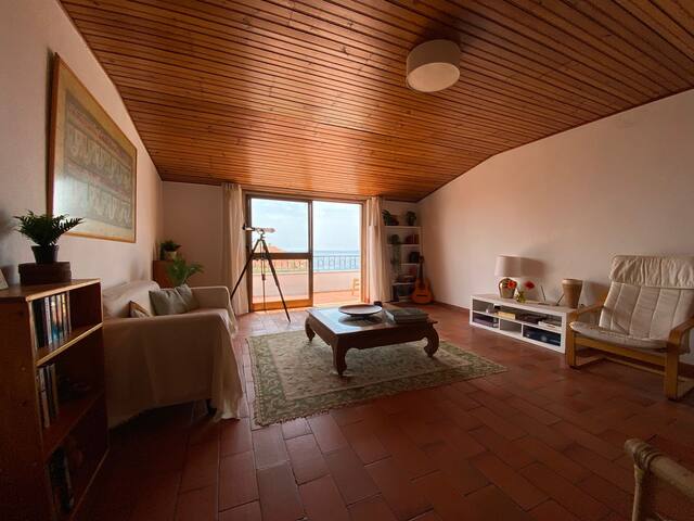 Ocean Breeze Hideaway in Cascais gallery image 4