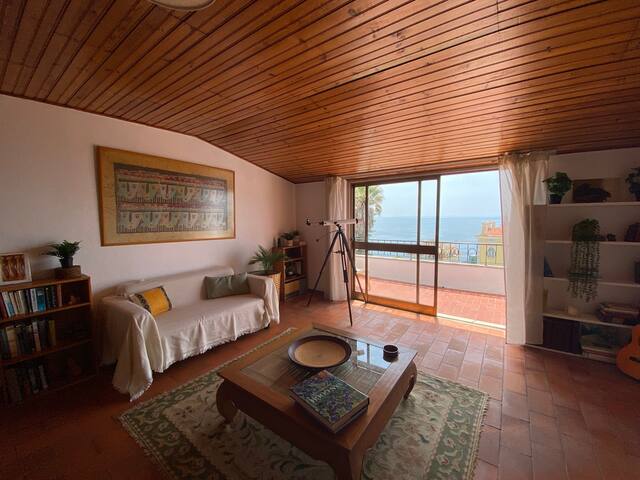 Ocean Breeze Hideaway in Cascais gallery image 3