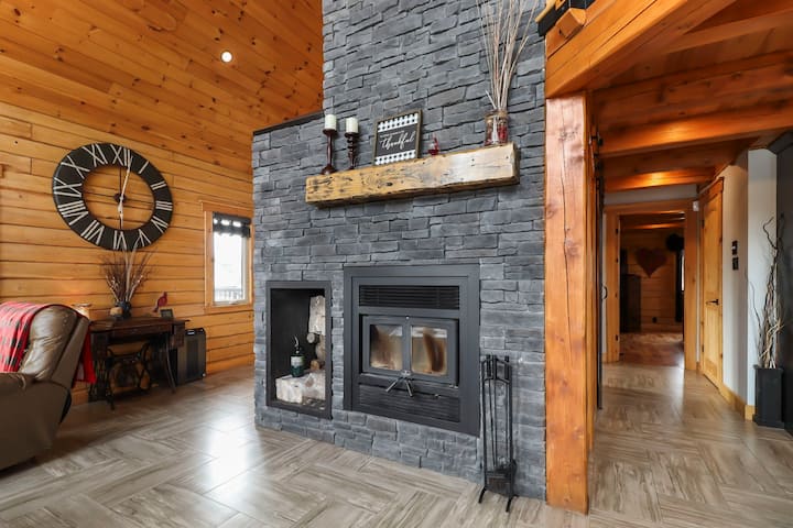 Modern Riverfront Loghome - Shediac