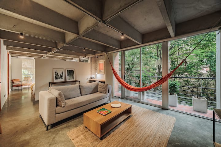 Amazing Loft @ Poblado , A/C, Fast WIFI, Laundry