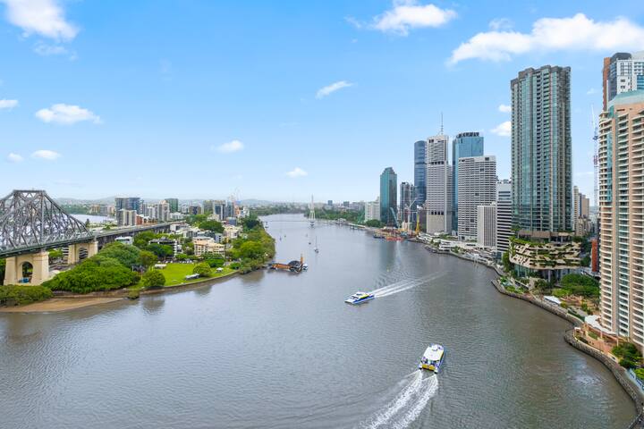 Stunning! 2Bed, 1Bath, 1Car, VIEWS ~ CBD gallery image 5