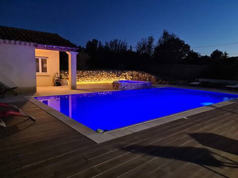Les Glycines -Infinity swimming pool