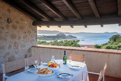 One room apartment with pool 5 minutes from beach