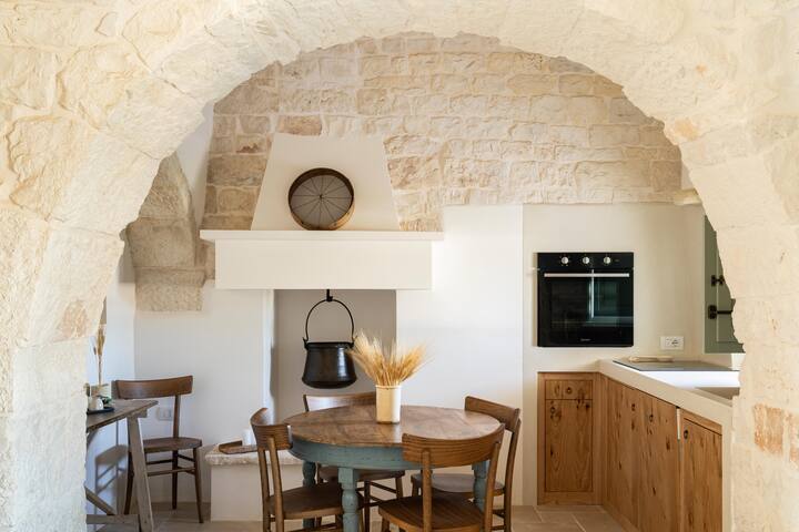 Trullo Jalè – Boutique Apartment “Scirocco” gallery image 3