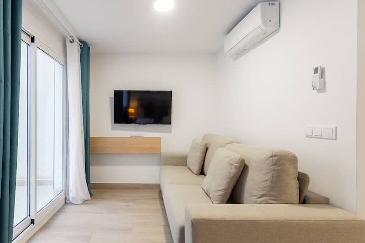 Central & Accessible Loft With Self Check-in - Alicante