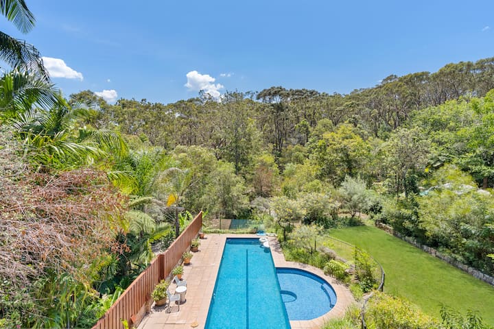 Poolside oasis – outdoor living at its best