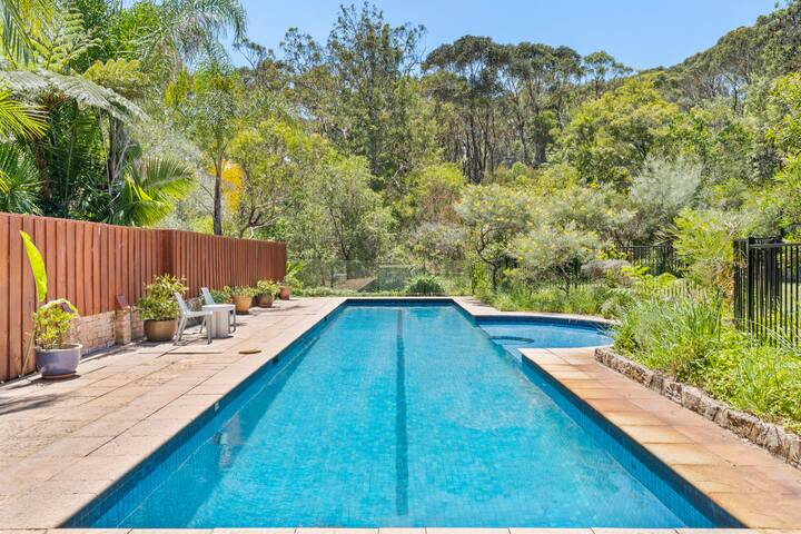 Urban poolside oasis – outdoor living at its best gallery image 5