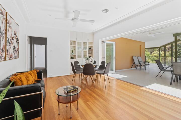 Urban poolside oasis – outdoor living at its best gallery image 2