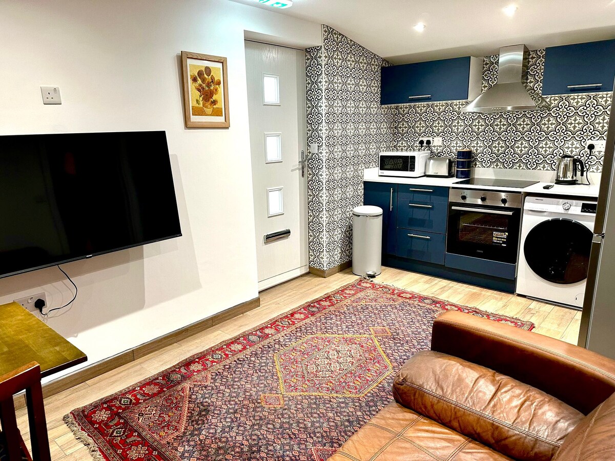 Top performing Airbnb: Tapas Tavern in Waltham Abbey