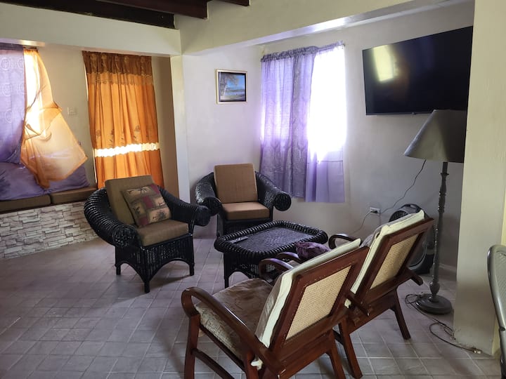 Huge Spacious Apt 5 Mins To Holetown Includes Car - Barbados