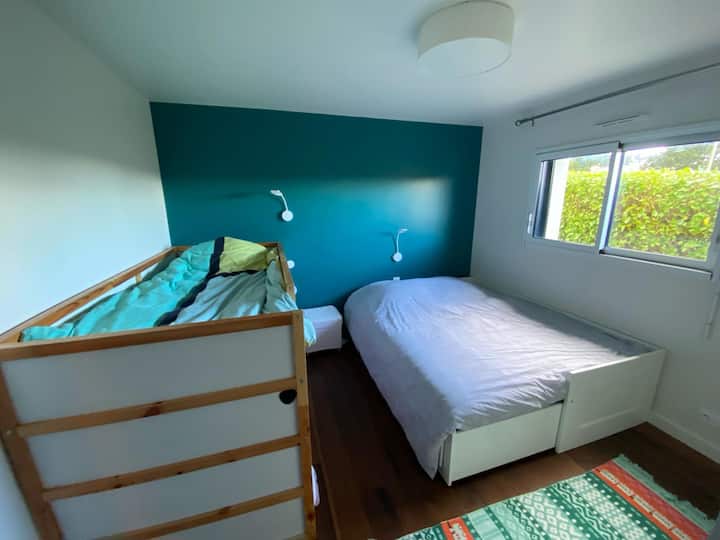 Საწოლი 152 × 203 სმ (160) და ორსართულიანი საწოლი