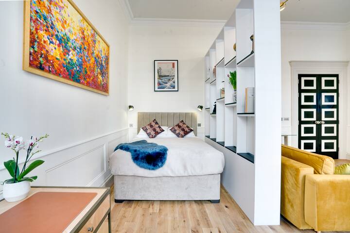 Designer Retreat by Green Park gallery image 4