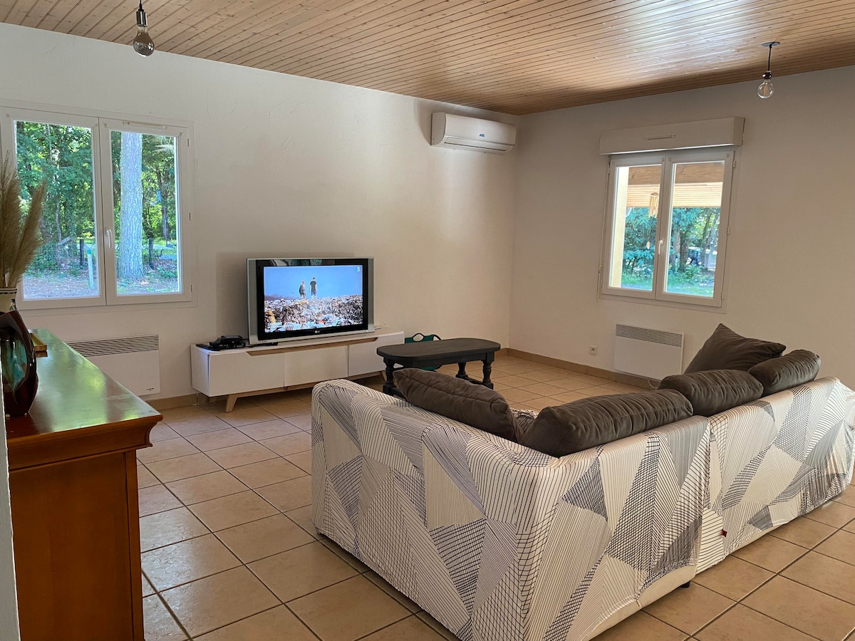 Top performing Airbnb: Forest house in Lit Et Mixe