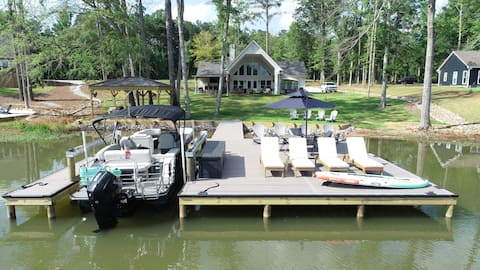 Emma's Lakeside Lounge