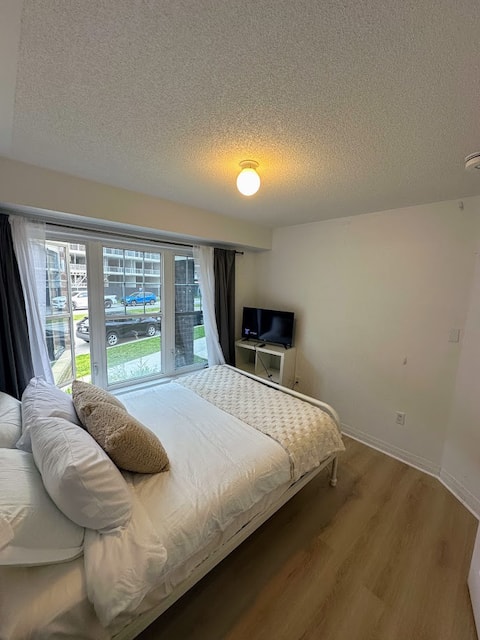 Cozy 1Br Basement Apt - New Downtown Bowmanville