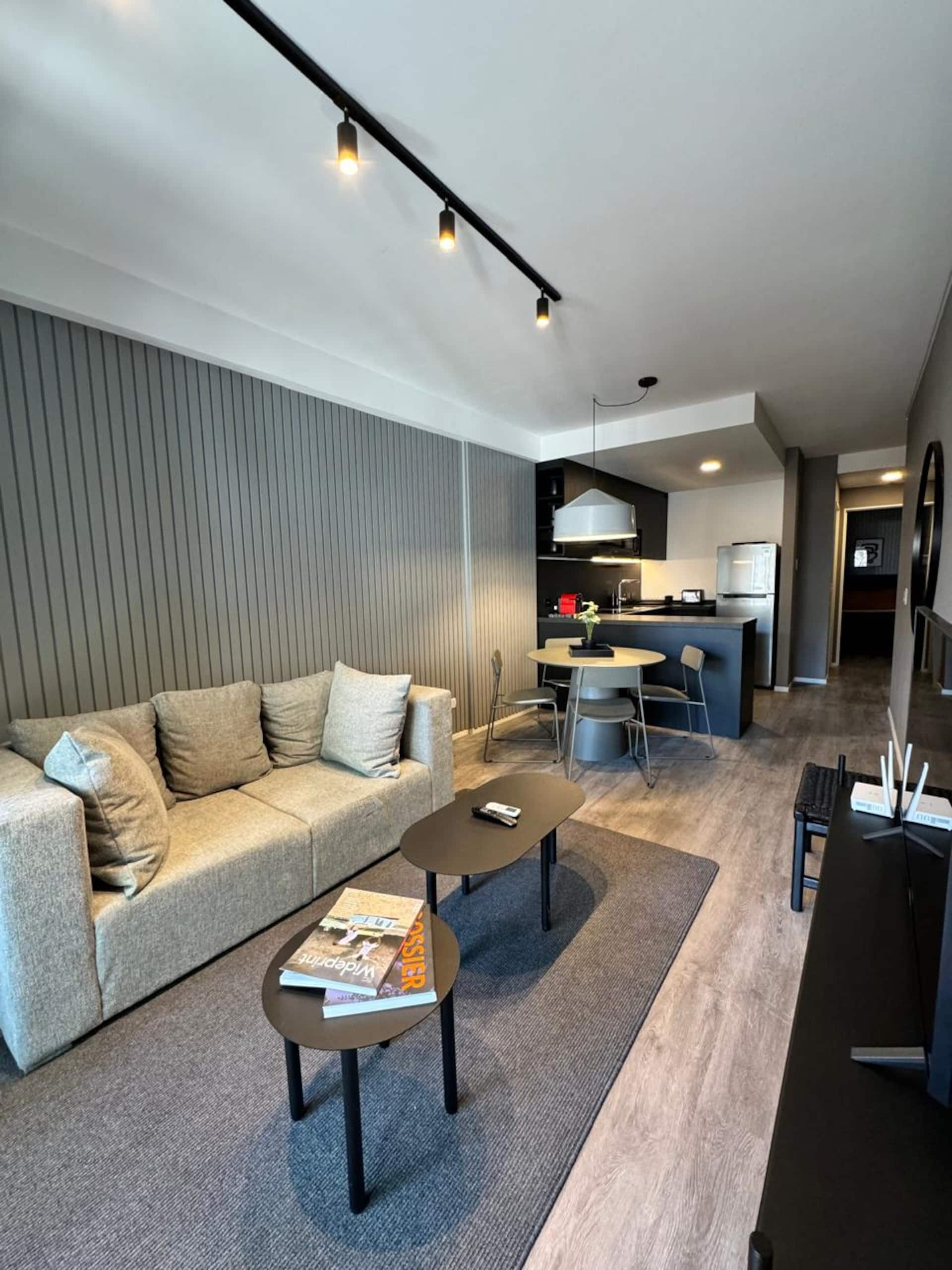 Two-room apartment with gym and shared amenities in Colegiales