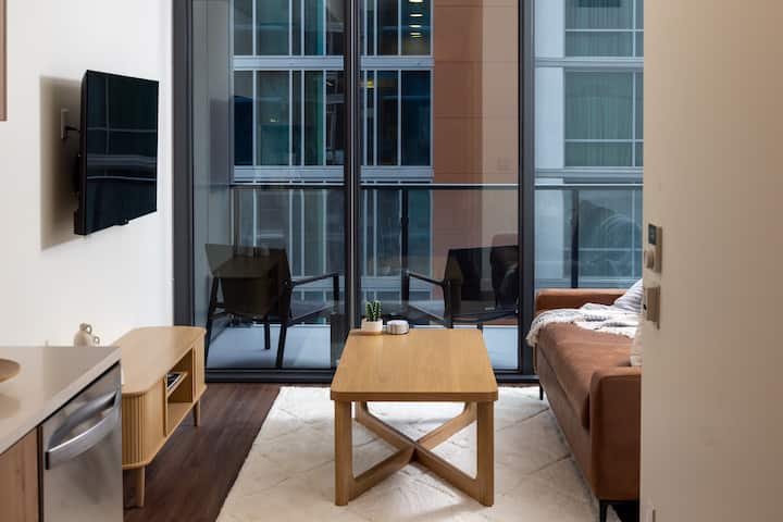 Kasa Little Italy | Studio, Rooftop Pool & Lux Gym - National City, CA
