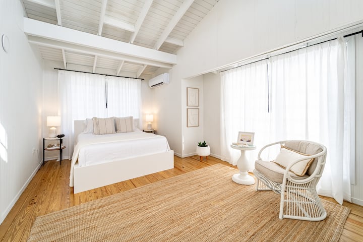 ห้องวิวมหาสมุทร 
เตียงควีนไซส์
เครื่องปรับอากาศในห้อง